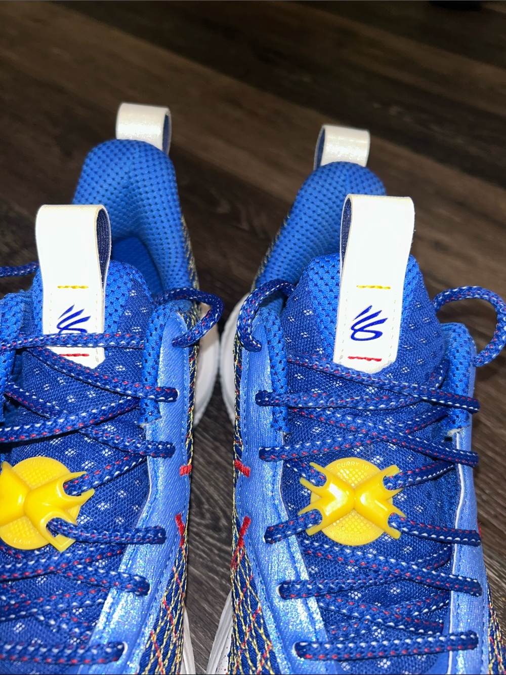 Under Armour Curry Flow 10 basketball shoes - Picture 2 of 10